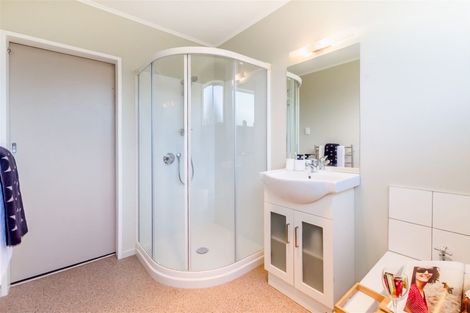 Photo of property in 49 Donovan Road, Paraparaumu Beach, Paraparaumu, 5032