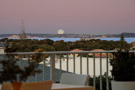 Photo of property in 9 Landmark Terrace, Orewa, 0931