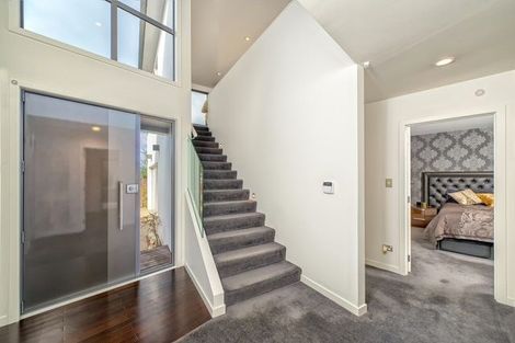 Photo of property in 100 Lake Road, Northcote, Auckland, 0627
