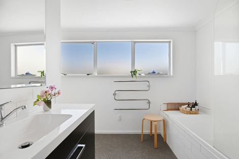 Photo of property in 299 Eastern Terrace, Sydenham, Christchurch, 8023