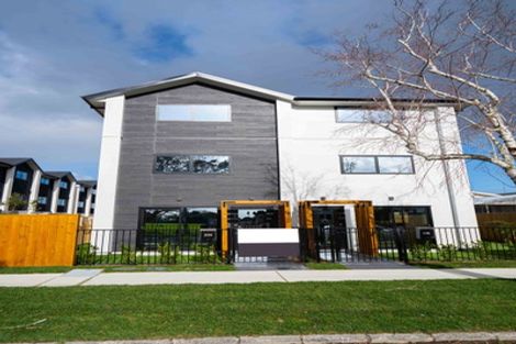 Photo of property in 1/24 Yeovil Road, Te Atatu Peninsula, Auckland, 0610