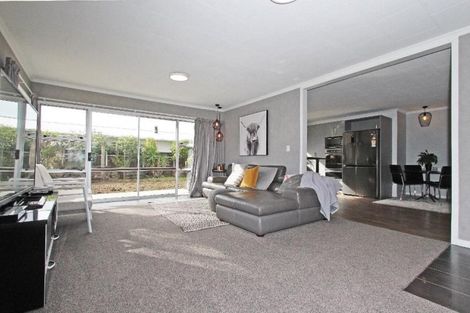 Photo of property in 6 Windlesham Place, Wakefield, 7025