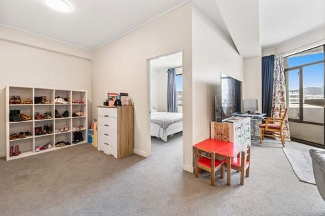 Photo of property in 17 Kent Terrace - Kent Apartments, 5c/16 Kent Terrace, Mount Victoria, Wellington, 6011