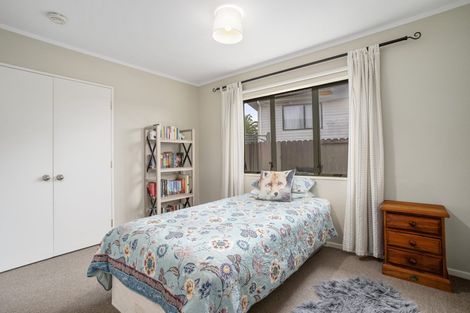 Photo of property in 34 Cyclamen Road, Mangere, Auckland, 2022