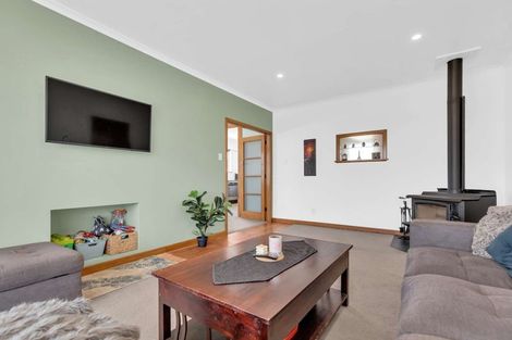 Photo of property in 4 Belvedere Crescent, Takaro, Palmerston North, 4412