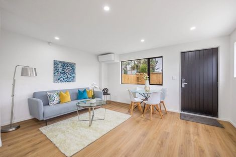 Photo of property in 49b Golf Road, New Lynn, Auckland, 0600