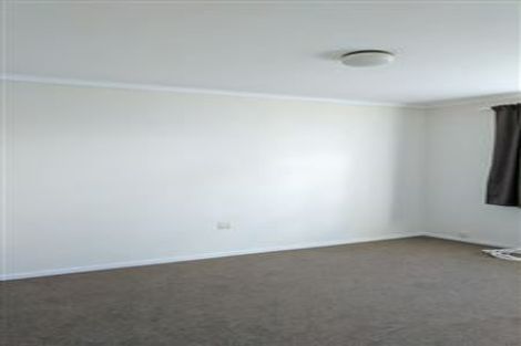 Photo of property in 2/50 Kitchener Road, Milford, Auckland, 0620