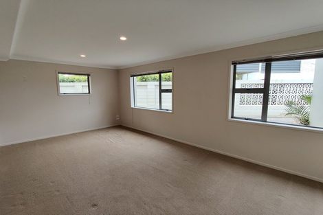 Photo of property in 41 Sorrel Crescent, Bucklands Beach, Auckland, 2012