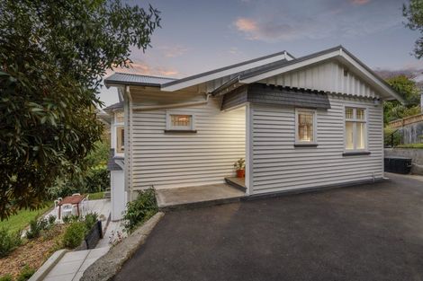 Photo of property in 5 Merlewood Avenue, Cashmere, Christchurch, 8022