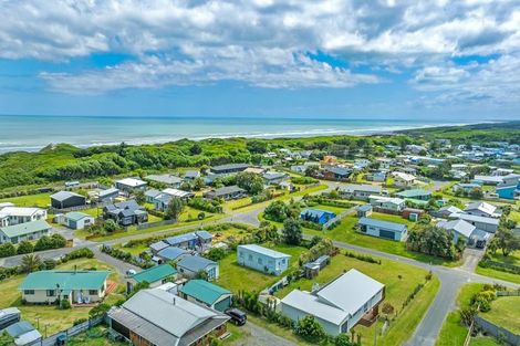 Photo of property in 45 Te Kiri Street, Himatangi Beach, Foxton, 4891