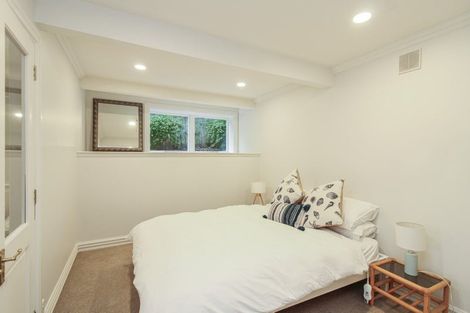 Photo of property in 118 Cashmere Avenue, Khandallah, Wellington, 6035