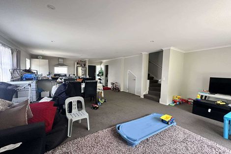 Photo of property in 8/20 Glanmire Road, Newlands, Wellington, 6037