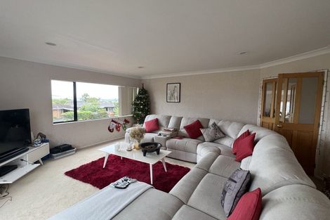 Photo of property in 1/994 Beach Road, Torbay, Auckland, 0630