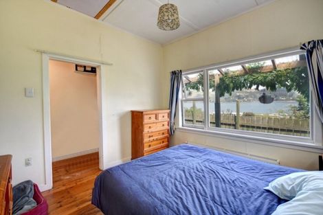 Photo of property in 1 Ocean View Road, Ravensbourne, Dunedin, 9022