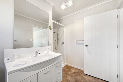 Photo of property in 53 Montgomery Crescent, Kinloch, Taupo, 3377