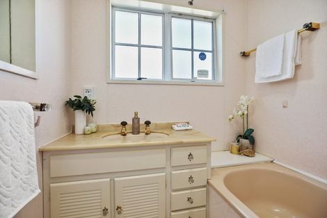 Photo of property in 54a Williams Street, Cambridge, 3434