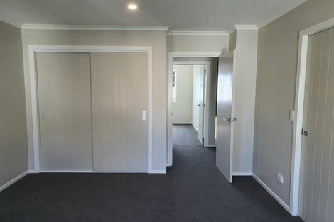 Photo of property in 6a Te Whiti Grove, Waterloo, Lower Hutt, 5011
