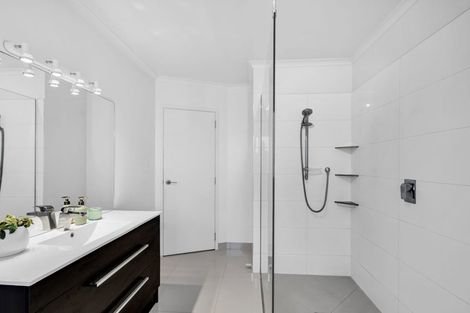 Photo of property in 82 Awanui Street, Merrilands, New Plymouth, 4312