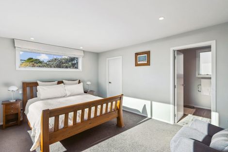 Photo of property in 156 Field Way, Waikanae Beach, Waikanae, 5036