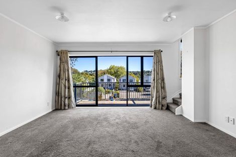 Photo of property in 2/5 John Jennings Drive, Oteha, Auckland, 0632