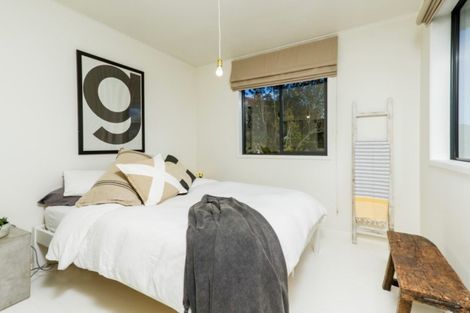 Photo of property in 2/50 Sylvan Avenue, Northcote, Auckland, 0627