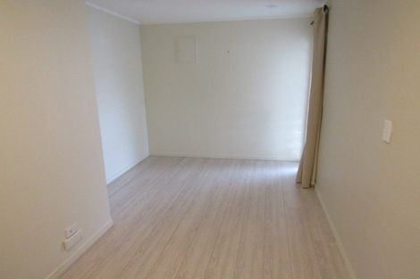 Photo of property in 3/41 Okura River Road, Okura, Albany, 0792