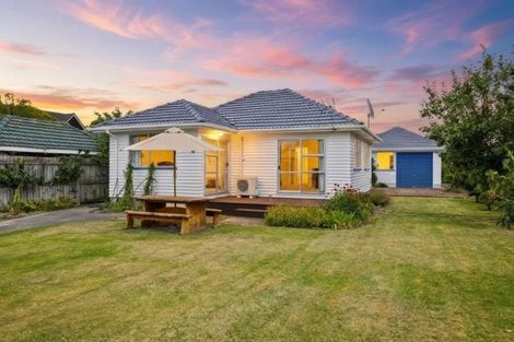 Photo of property in 230 Avonhead Road, Avonhead, Christchurch, 8042