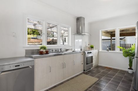 Photo of property in 89 Stanley Road, Glenfield, Auckland, 0629