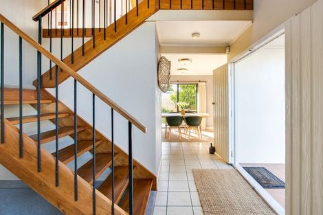 Photo of property in 3 Moana Place, Taradale, Napier, 4112