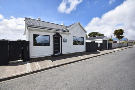 Photo of property in 4 Cross Street, Milton, 9220