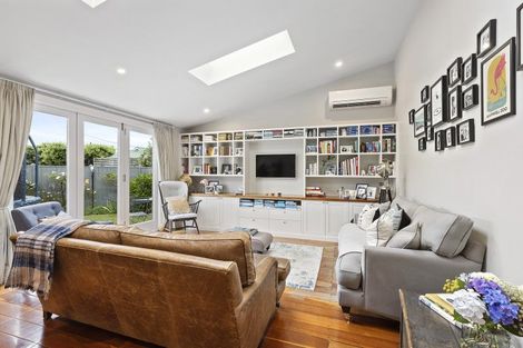 Photo of property in 43 Washington Avenue, Brooklyn, Wellington, 6021