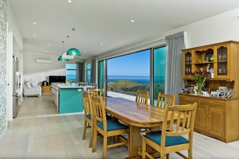 Photo of property in 110 Constable Road, Muriwai, Waimauku, 0881