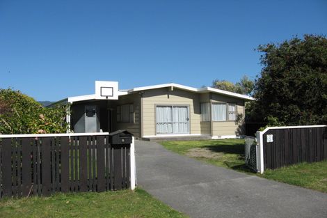 Photo of property in 8 Hollis Road, Paraparaumu Beach, Paraparaumu, 5032