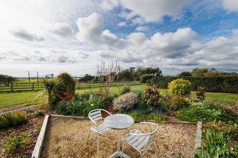 Photo of property in 86 Currins Road, Linton, Palmerston North, 4472