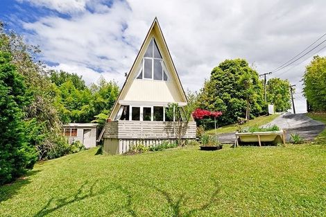 Photo of property in 24 Cornwall Street, Te Atatu South, Auckland, 0610