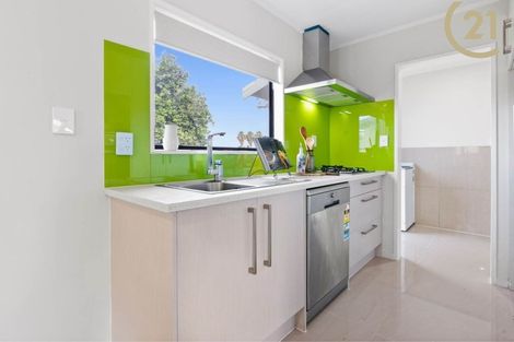 Photo of property in 100a Shifnal Drive, Randwick Park, Auckland, 2105