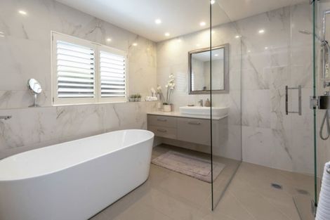 Photo of property in 14a The Parade, Bucklands Beach, Auckland, 2012