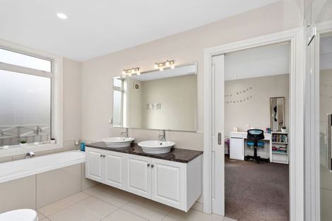 Photo of property in 45 Wroxton Terrace, Merivale, Christchurch, 8014