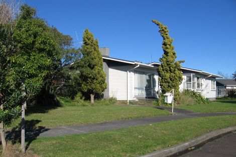Photo of property in 2 Essex Place, Milson, Palmerston North, 4414