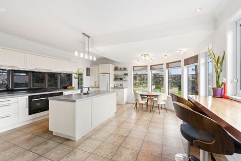 Photo of property in 18 South Road, Moturoa, New Plymouth, 4310