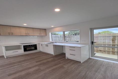 Photo of property in 9 Sheralee Place, Bucklands Beach, Auckland, 2014
