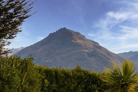 Photo of property in 2 Afton Lane, Jacks Point, Queenstown, 9371