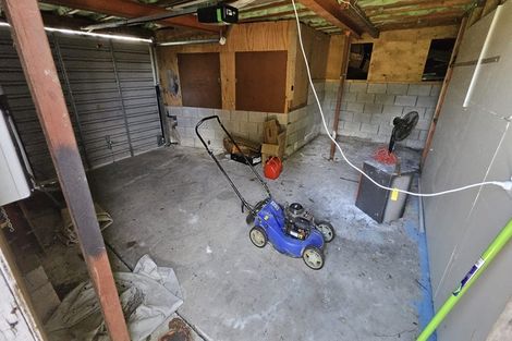 Photo of property in 15 Hewlett Road, Massey, Auckland, 0614