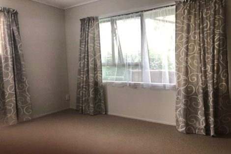 Photo of property in 1/27 Aeroview Drive, Beach Haven, Auckland, 0626