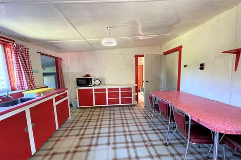 Photo of property in 14 Tarata Street, Kaka Point, 9271