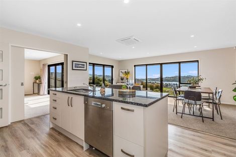 Photo of property in 9 Glenorchy Way, Aotea, Porirua, 5024