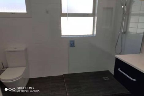 Photo of property in 1/328 East Coast Road, Sunnynook, Auckland, 0632