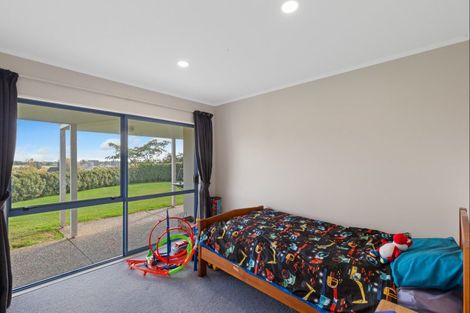 Photo of property in 2 Wallace Loop Road, Koputaroa, Levin, 5571