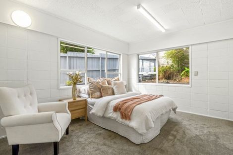 Photo of property in 1/3 Garadice Road, Rothesay Bay, Auckland, 0630