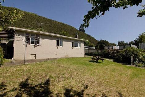 Photo of property in 147 Branxholm Street, Roxburgh, 9500